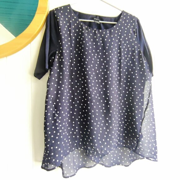 Ann Taylor black & white polka dot tee. Breezy sheer overlay high to low. SZ L - Picture 5 of 8